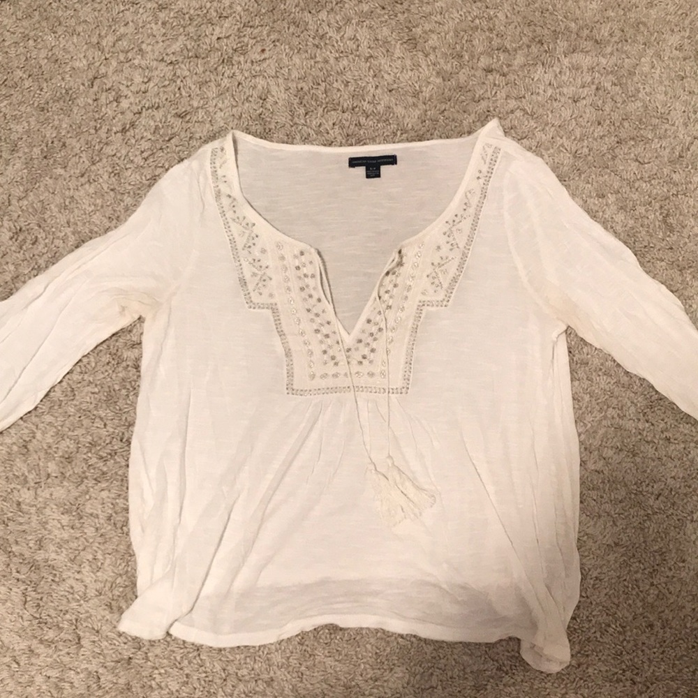 White American Eagle shirt